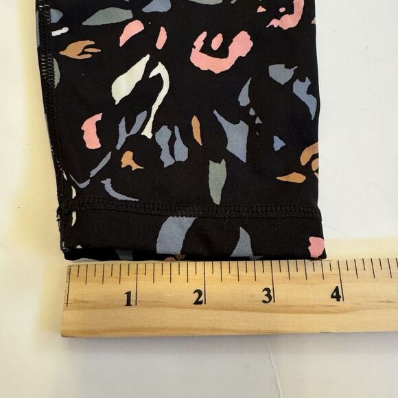 Sweaty Betty Power Abstract 7/8 length Leggings Black Geometric women Small EUC - Picture 8 of 8